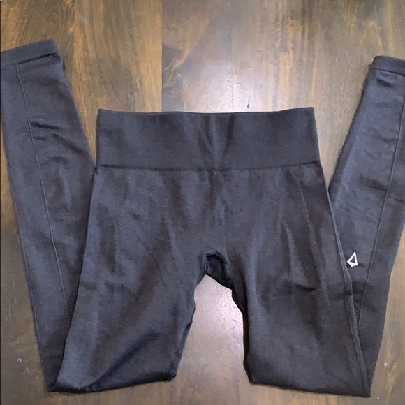 Ivivva Girls Black Leggings Size 8 - Picture 2 of 3